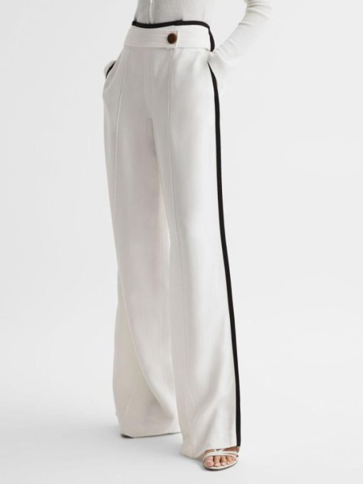 Weddingguestguide.shop1519866e14 1