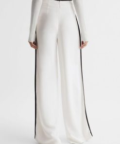 Weddingguestguide.shop1519866e14 5