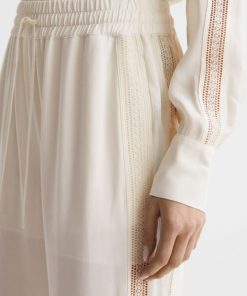 Weddingguestguide.shop15f2813a52 4