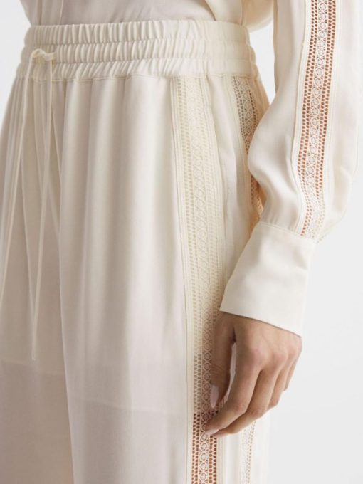 Weddingguestguide.shop15f2813a52 4