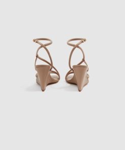 Weddingguestguide.shop5b03b055c3 4